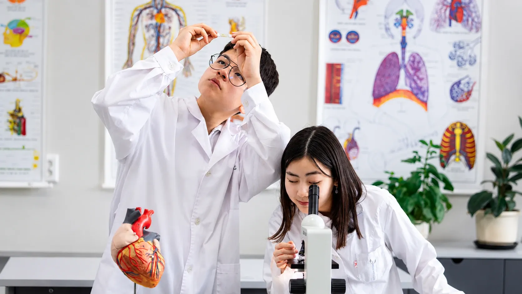 Inquiry-based multilingual learning environment at Miras